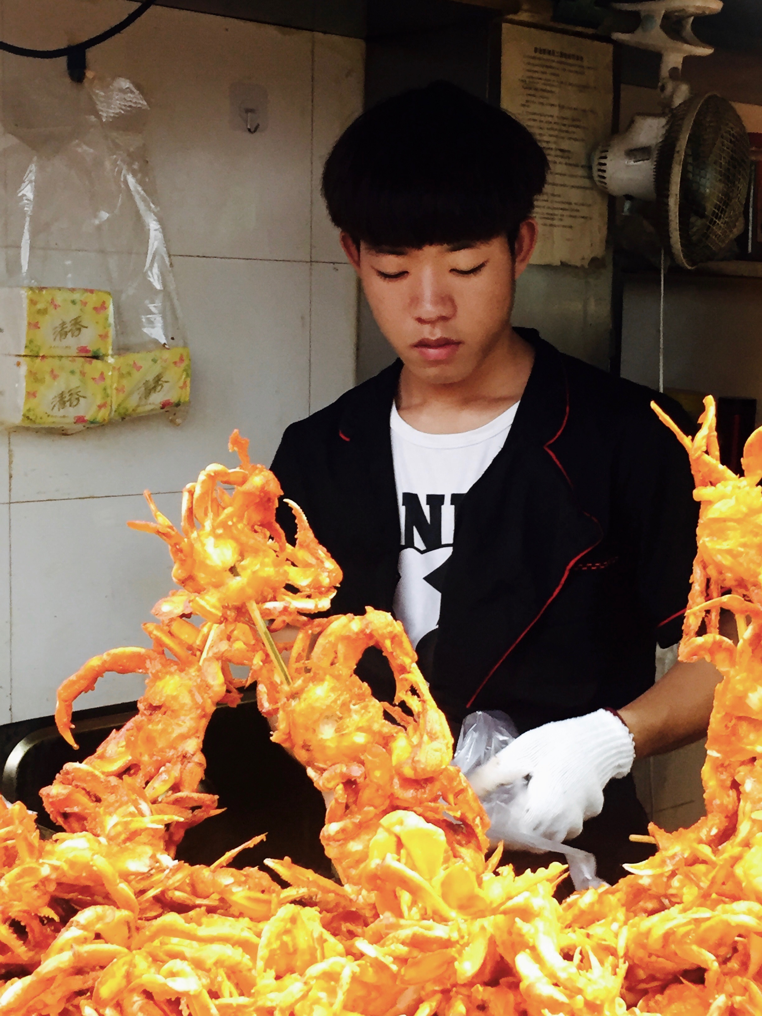 Deep dried crab Hefang Market Street Hangzhou.