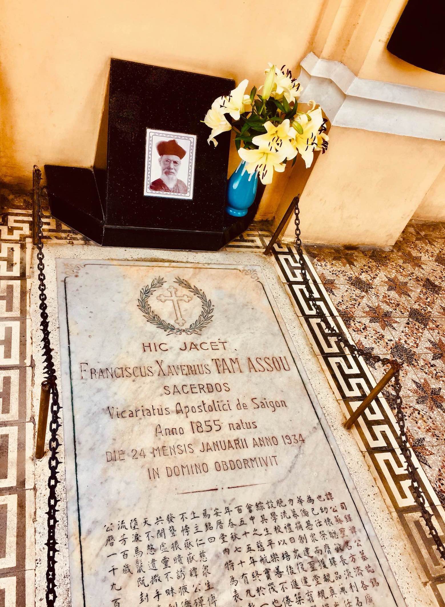 Francois Xavier Tam Assou grave Ho Chi Minh