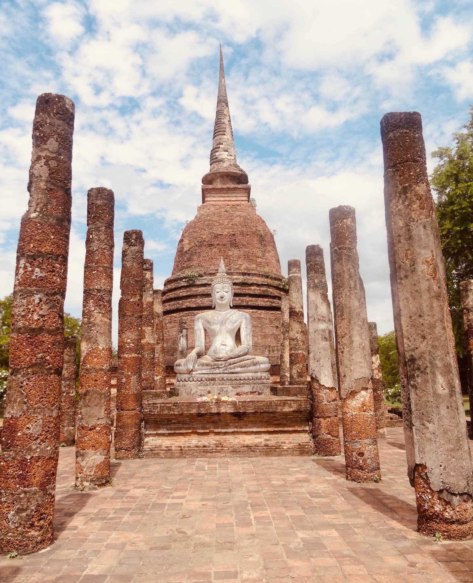 Wat Sa Si Sukhothai Historical Park.