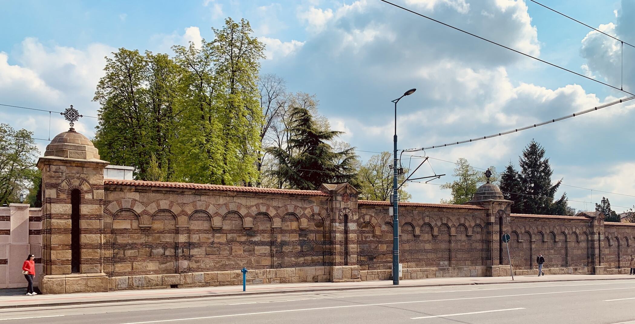 The outer walls of Belgrade New Cemetery.